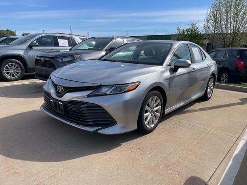 Celestial Silver Metallic 2019 Toyota Camry LE