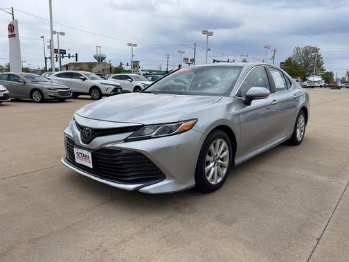 Celestial Silver Metallic 2019 Toyota Camry LE