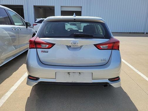 Classic Silver Metallic 2018 Toyota Corolla iM Base