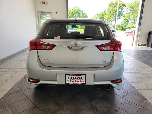 Classic Silver Metallic 2018 Toyota Corolla iM Base