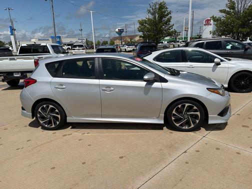 Classic Silver Metallic 2018 Toyota Corolla iM Base