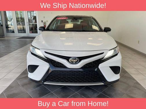 Wind Chill Pearl/Midnight Black Metallic 2020 Toyota Camry XSE
