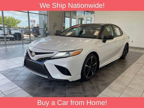 Wind Chill Pearl/Midnight Black Metallic 2020 Toyota Camry XSE