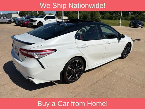Wind Chill Pearl/Midnight Black Metallic 2020 Toyota Camry XSE