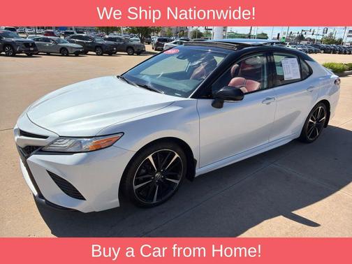 Wind Chill Pearl/Midnight Black Metallic 2020 Toyota Camry XSE