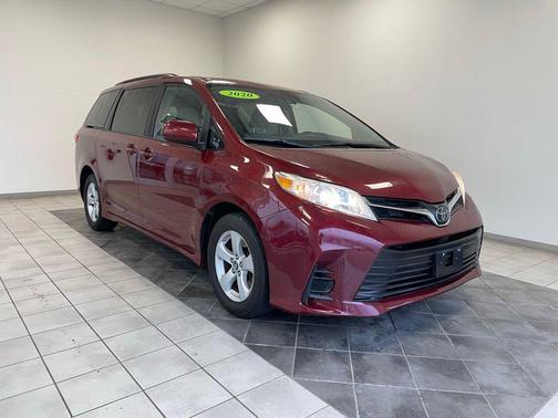 2020 Toyota Sienna LE