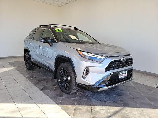 2025 Toyota RAV4 Hybrid SE