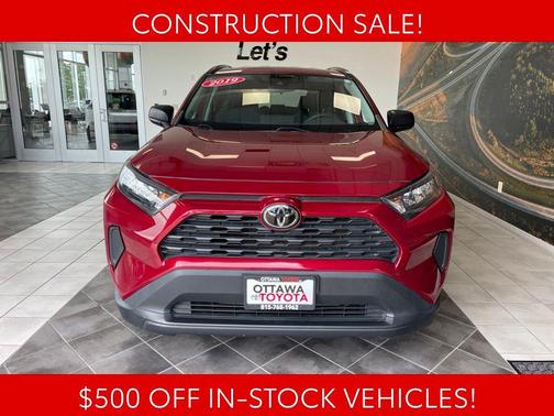 Pearl 2019 Toyota RAV4 LE