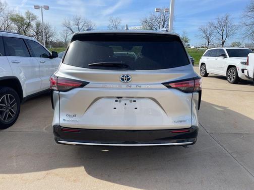 Celestial Silver Metallic 2025 Toyota Sienna Platinum