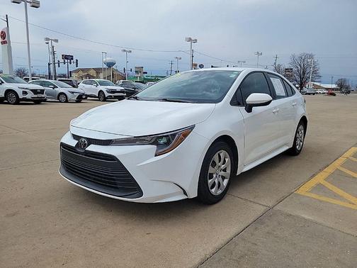 Ice Cap 2025 Toyota Corolla LE