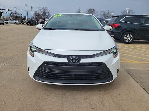 Ice Cap 2025 Toyota Corolla LE