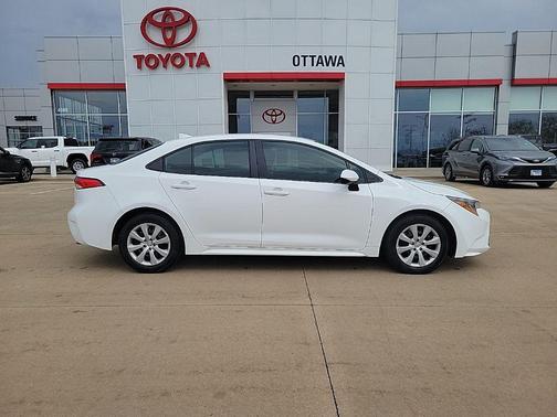 Ice Cap 2025 Toyota Corolla LE