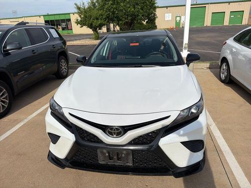 Wind Chill Pearl/Midnight Black Metallic 2022 Toyota Camry TRD