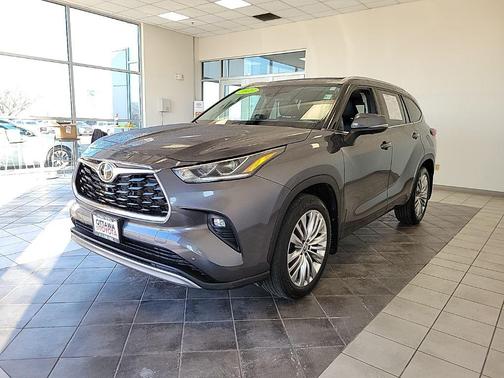 2023 Toyota Highlander Platinum