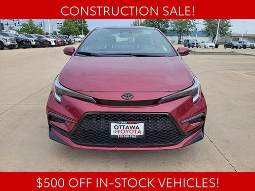 Ruby Flare Pearl/Midnight Black Metallic 2026 Toyota Corolla SE