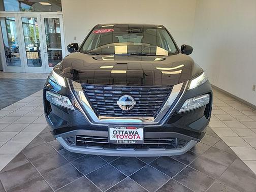Super Black 2023 Nissan Rogue SV