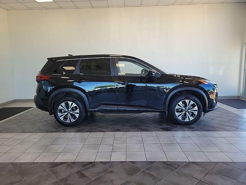Super Black 2023 Nissan Rogue SV