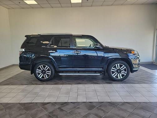 Midnight Black Metallic 2017 Toyota 4Runner Limited