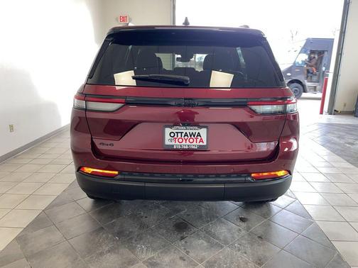 2024 Jeep Grand Cherokee Altitude