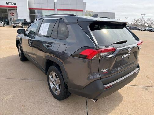 2023 Toyota RAV4 XLE
