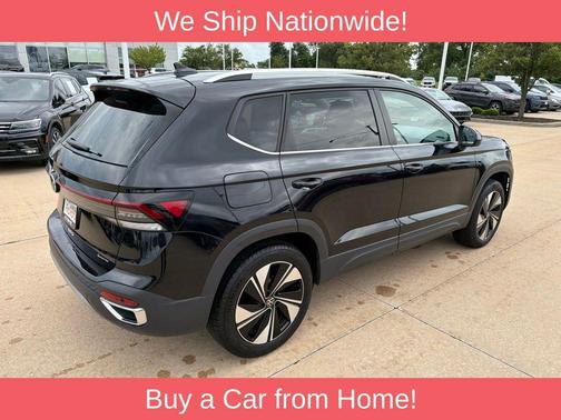 Deep Black Pearl 2025 Volkswagen Taos 1.5T SE