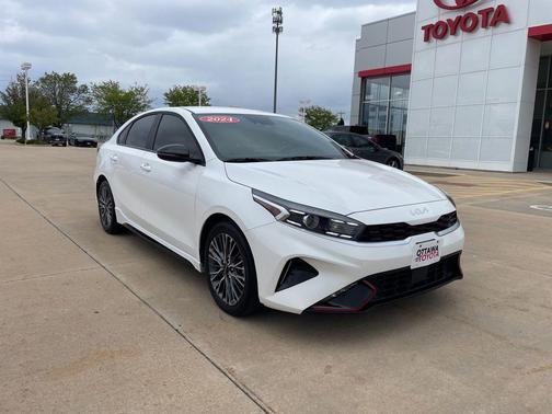 Snow White Pearl 2024 Kia Forte GT-Line