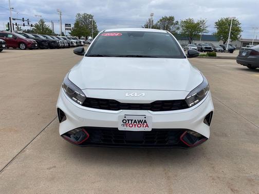 Snow White Pearl 2024 Kia Forte GT-Line
