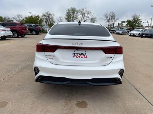 Snow White Pearl 2024 Kia Forte GT-Line