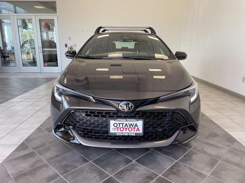 Magnetic Gray Metallic/Midnight Black Metallic 2026 Toyota Corolla SE