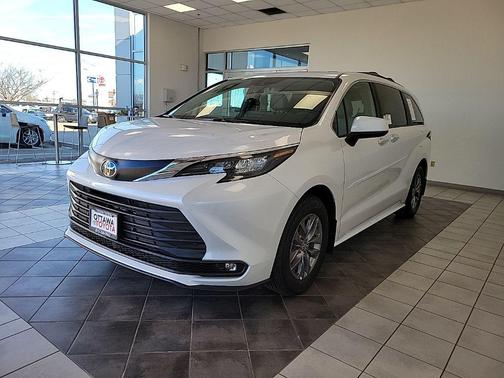 2026 Toyota Sienna XLE