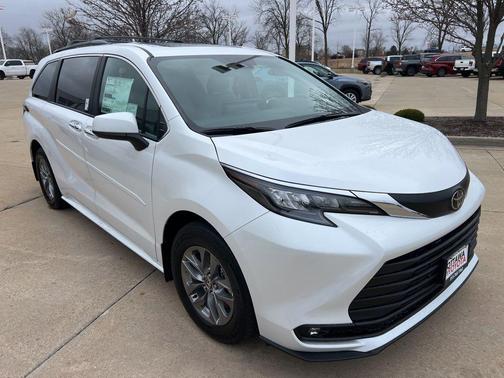 2026 Toyota Sienna XLE