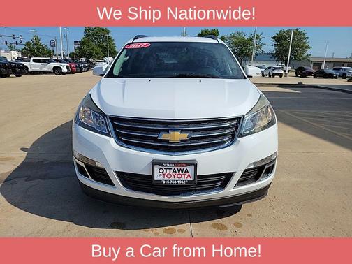 Summit White 2017 Chevrolet Traverse 2LT