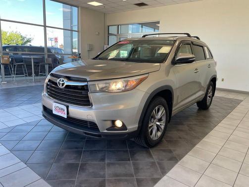 Creme Brulee Mica 2015 Toyota Highlander XLE