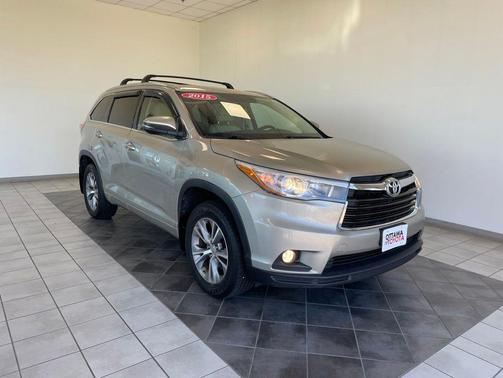 Creme Brulee Mica 2015 Toyota Highlander XLE