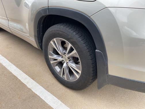 Creme Brulee Mica 2015 Toyota Highlander XLE