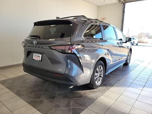 2025 Toyota Sienna XLE