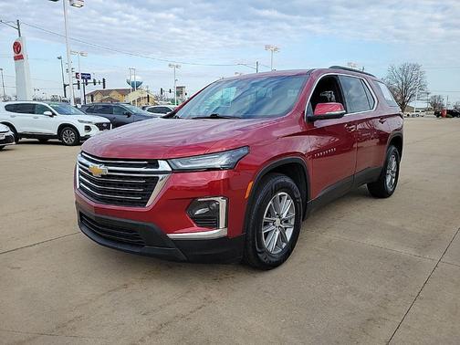 Radiant Red Tintcoat 2023 Chevrolet Traverse LT Cloth