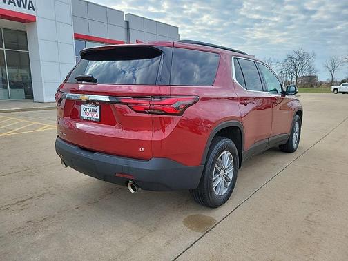 Radiant Red Tintcoat 2023 Chevrolet Traverse LT Cloth