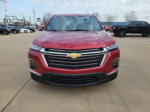 Radiant Red Tintcoat 2023 Chevrolet Traverse LT Cloth