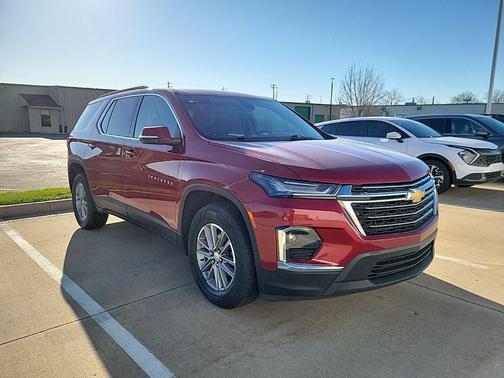 Radiant Red Tintcoat 2023 Chevrolet Traverse LT Cloth