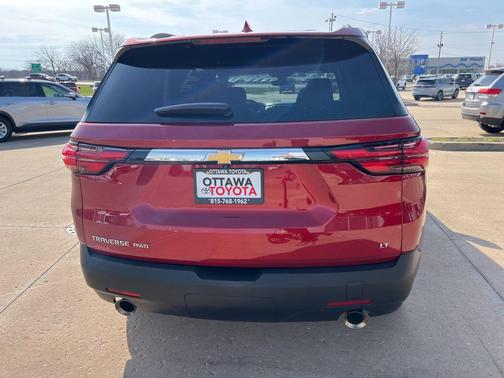 Radiant Red Tintcoat 2023 Chevrolet Traverse LT Cloth