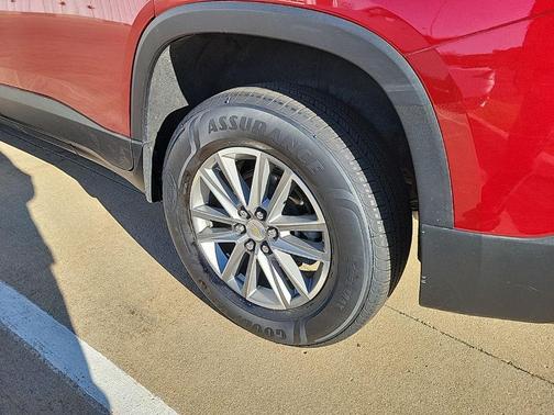 Radiant Red Tintcoat 2023 Chevrolet Traverse LT Cloth