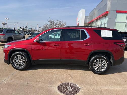 Radiant Red Tintcoat 2023 Chevrolet Traverse LT Cloth