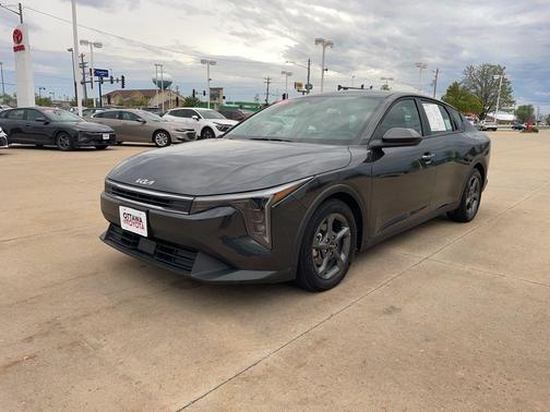 Interstellar Gray 2025 Kia K4 LXS