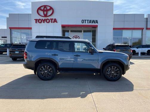 Heritage Blue/Gray Scape Roof 2026 Toyota Land Cruiser Base