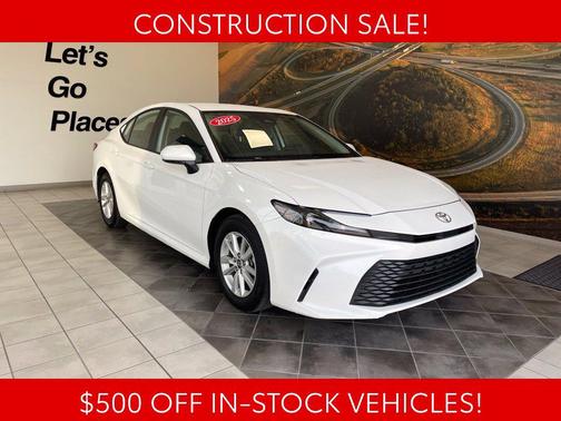 Ice 2025 Toyota Camry LE