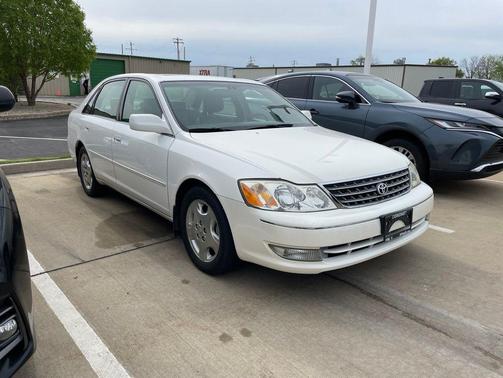 Diamond White 2003 Toyota Avalon XLS