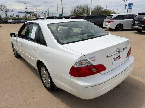 Diamond White 2003 Toyota Avalon XLS