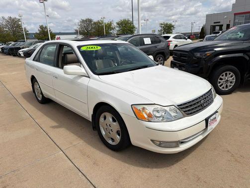 Diamond White 2003 Toyota Avalon XLS