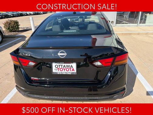 Super Black Clearcoat 2025 Nissan Altima 2.5 SV
